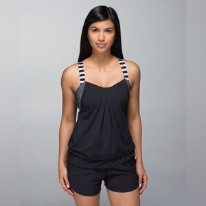 Lululemon Rest Less Tank
Black/Burlap Texture Black Dune /Apex Stripe Black Dune